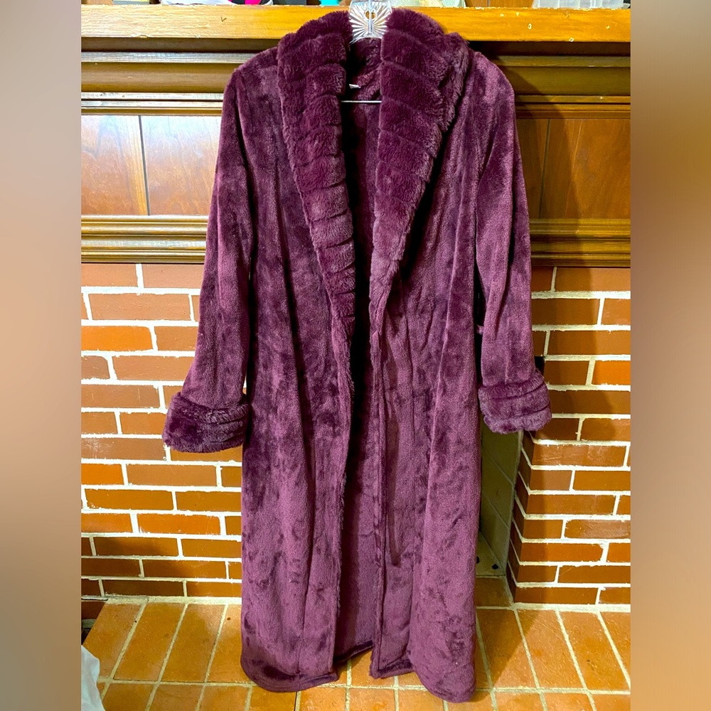 Women’s fuzzy & comfy Robe